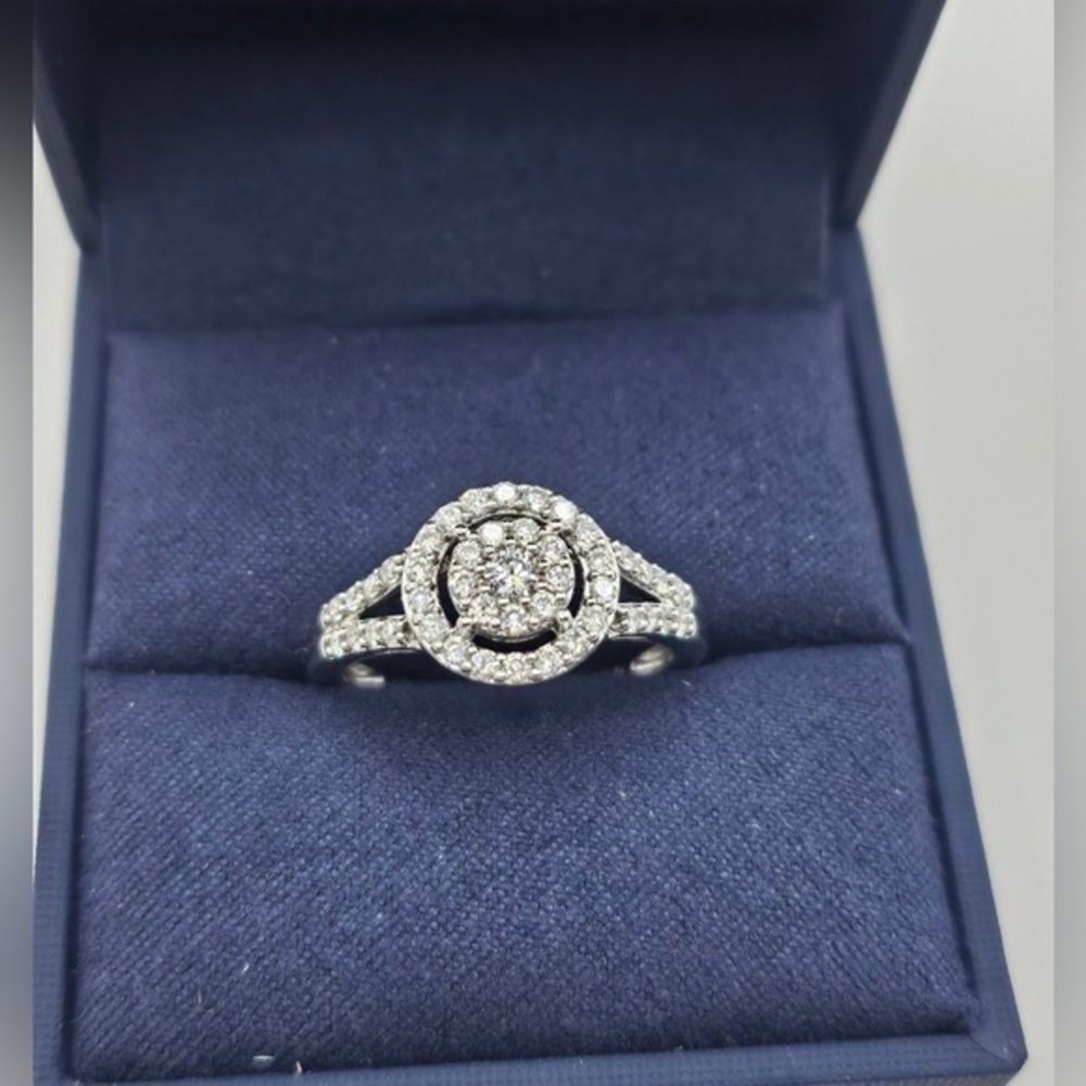 .50 cts Brilliant Lab Diamond SI1 Split Shank Sterling Silver Ring